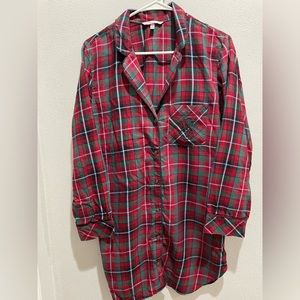 Victoria Sleep Shirt. Size XS. Christmas colors. Only worn once.